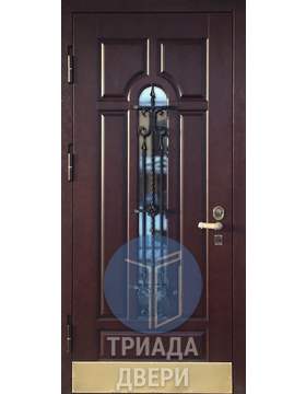 парадная стальная дверь с отбойником для деревянной дачи